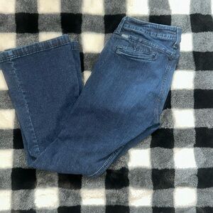 Cinch women’s Rodeo jeans.